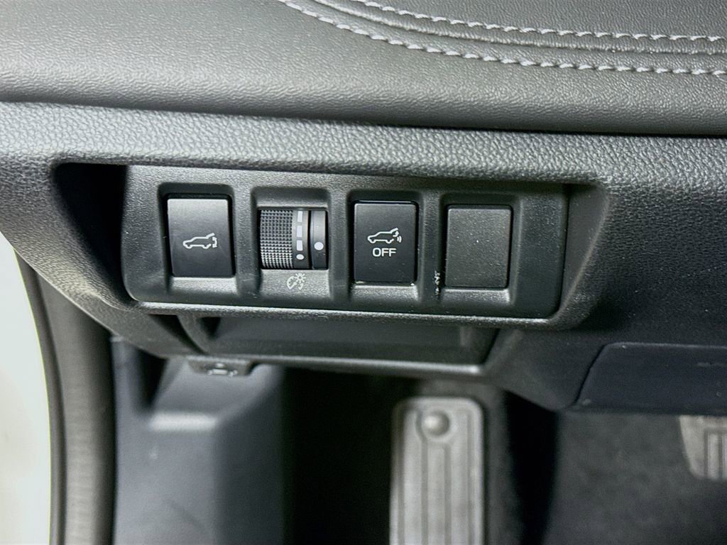 Used 2023 Subaru Outback Limited AWD/4WD image 18