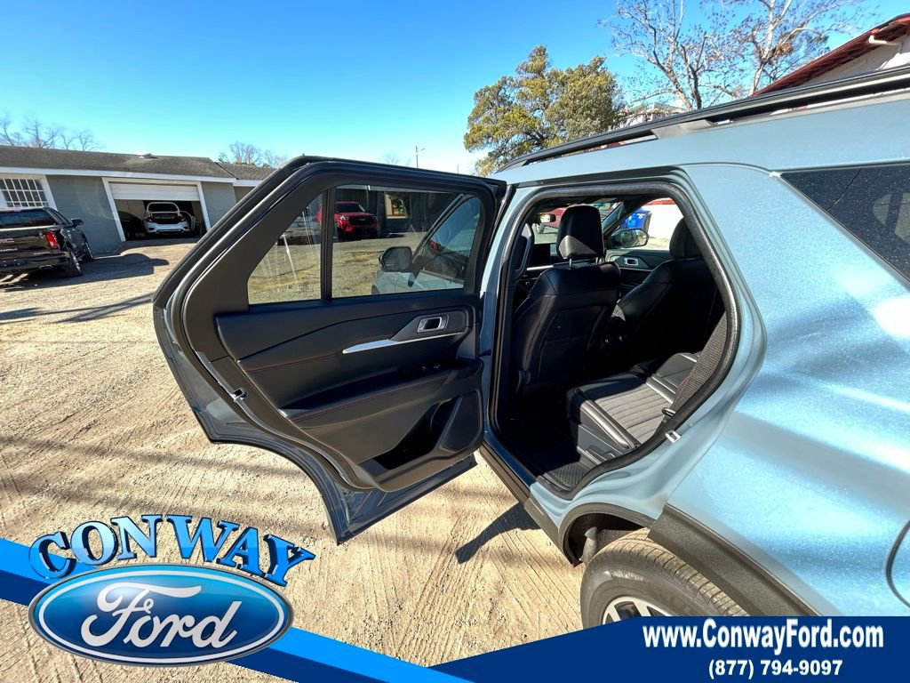 Used 2025 Ford Explorer ST-Line image 16