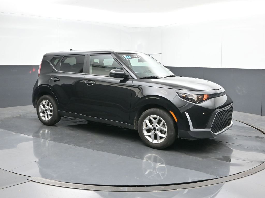 Used 2025 Kia Soul LX w/ LX Technology Package image 7