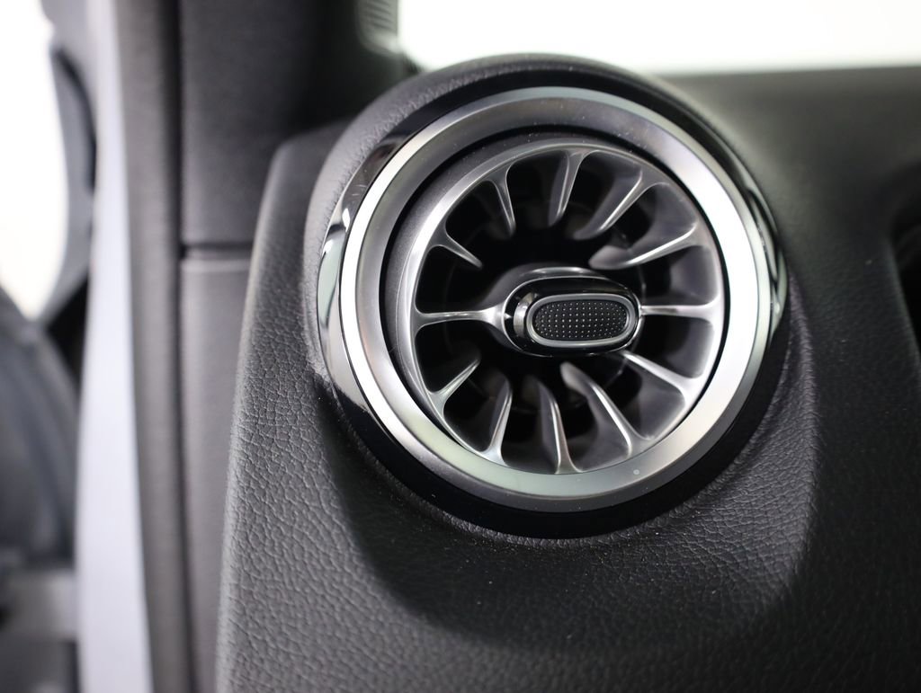 Certified 2026 Mercedes-Benz GLB 250 4MATIC image 12