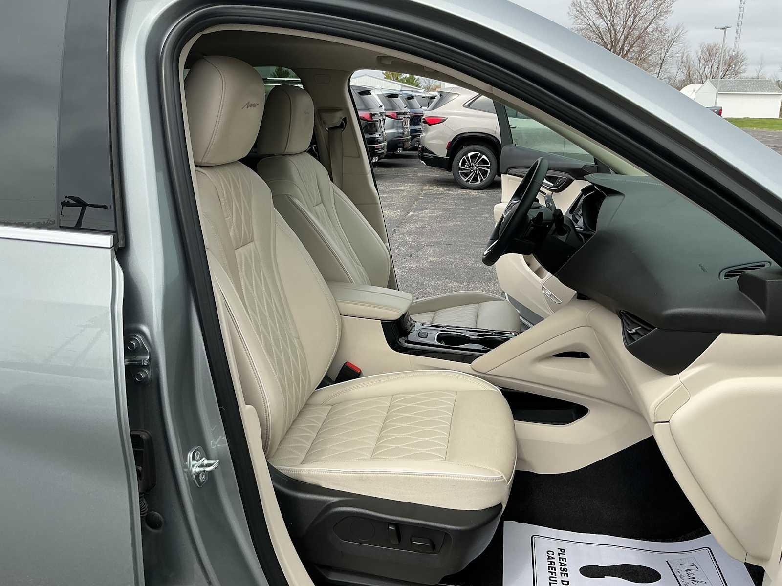 Used 2023 Buick Envision Avenir image 28