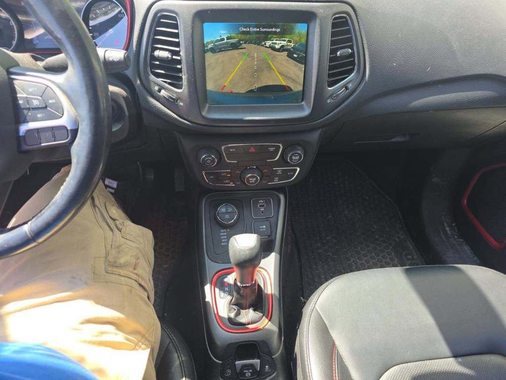 Used 2020 Jeep Compass Trailhawk w/ Leather Interior Group AWD/4WD image 16