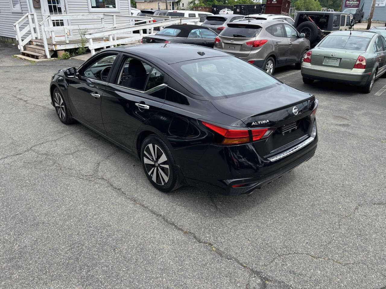 Used 2021 Nissan Altima 2.5 SV w/ SV Premium Package image 4