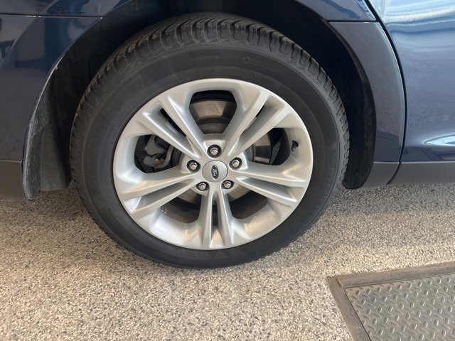 Used 2017 Ford Taurus SEL w/ Equipment Group 201A image 6