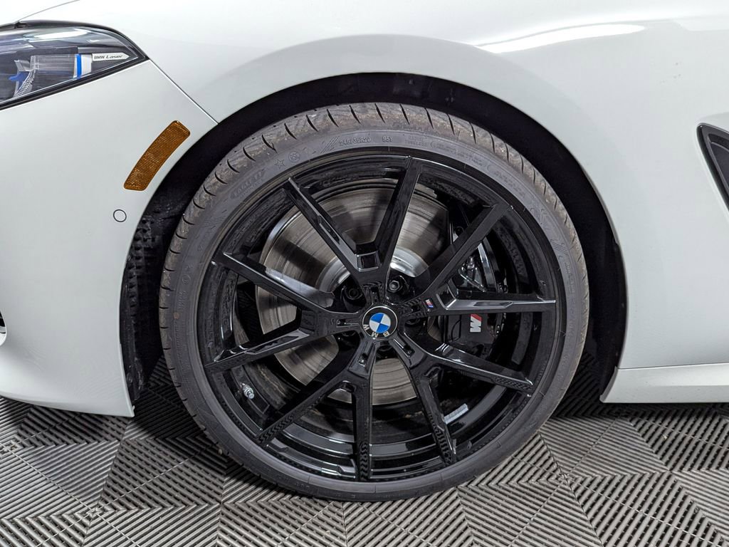Used 2026 BMW M850i xDrive Coupe w/ M Sport Professional Package AWD/4WD image 9