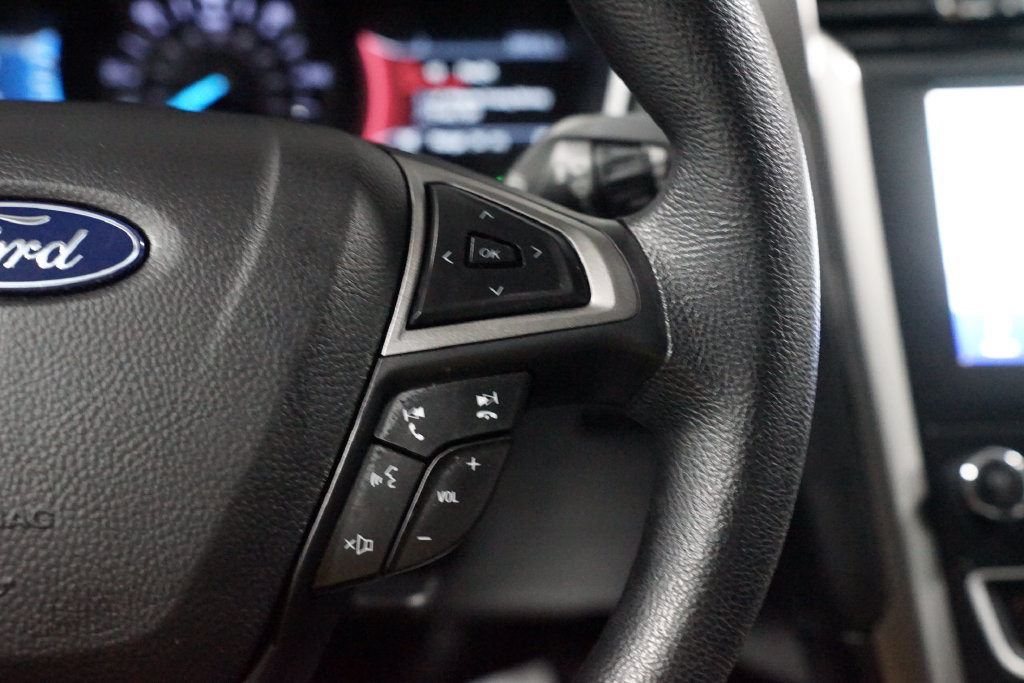 Used 2020 Ford Fusion SE FWD image 13