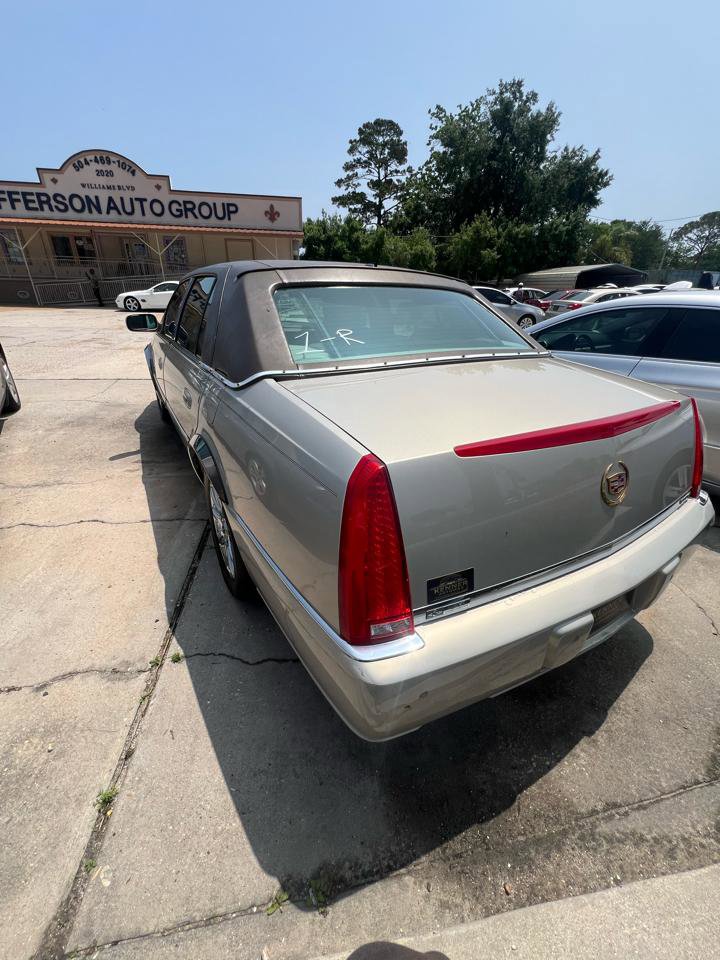 Used 2008 Cadillac DTS Luxury II FWD image 4