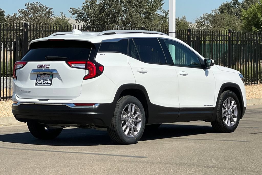 Used 2023 GMC Terrain SLT FWD image 5