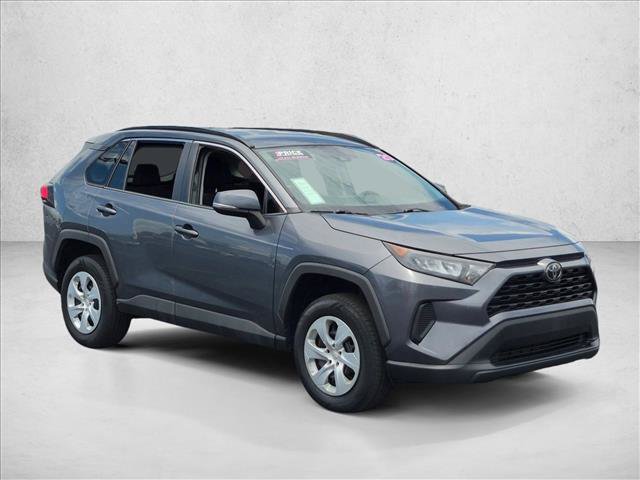 Used 2020 Toyota RAV4 LE FWD image 3