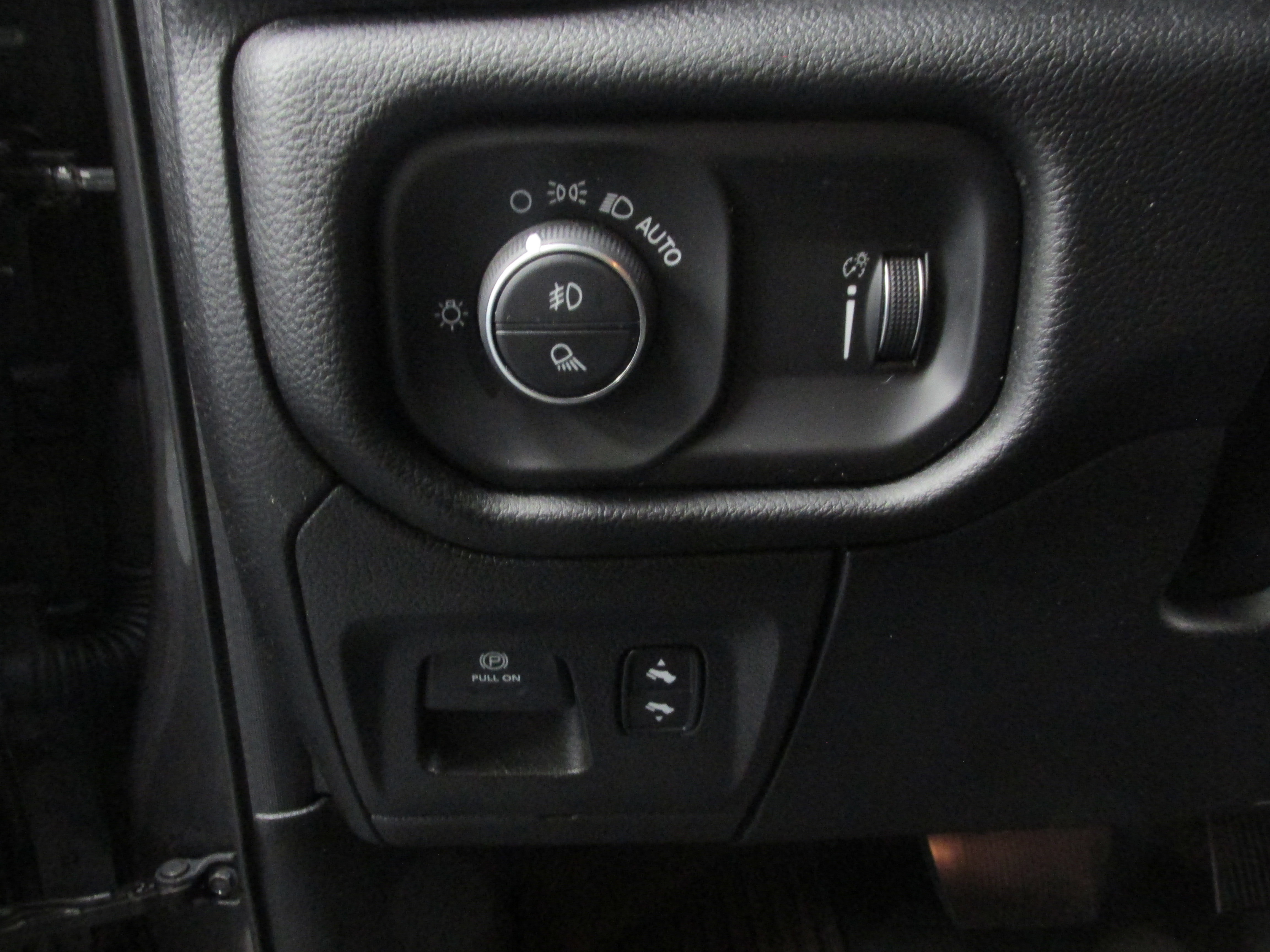 Used 2020 RAM 1500 Big Horn image 30