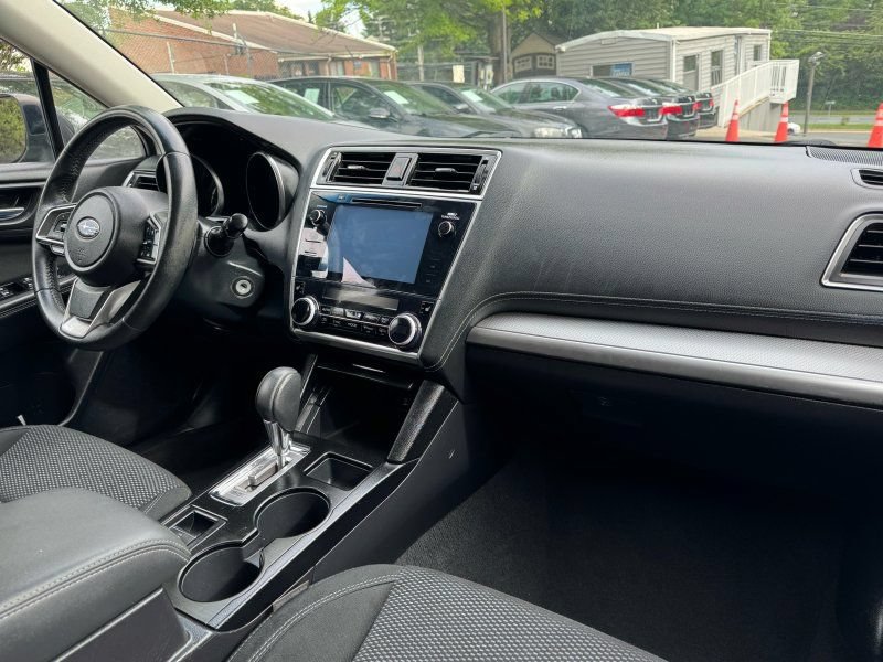Used 2019 Subaru Outback 2.5i Premium AWD/4WD image 13