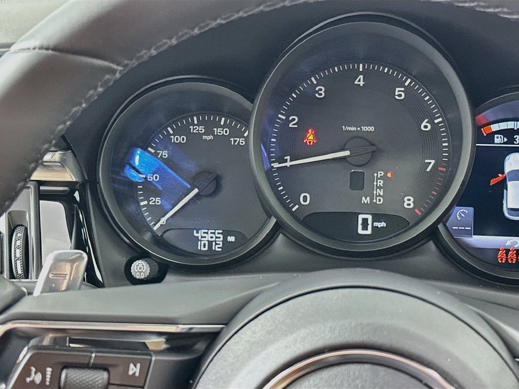 Certified 2026 Porsche Macan AWD/4WD image 13