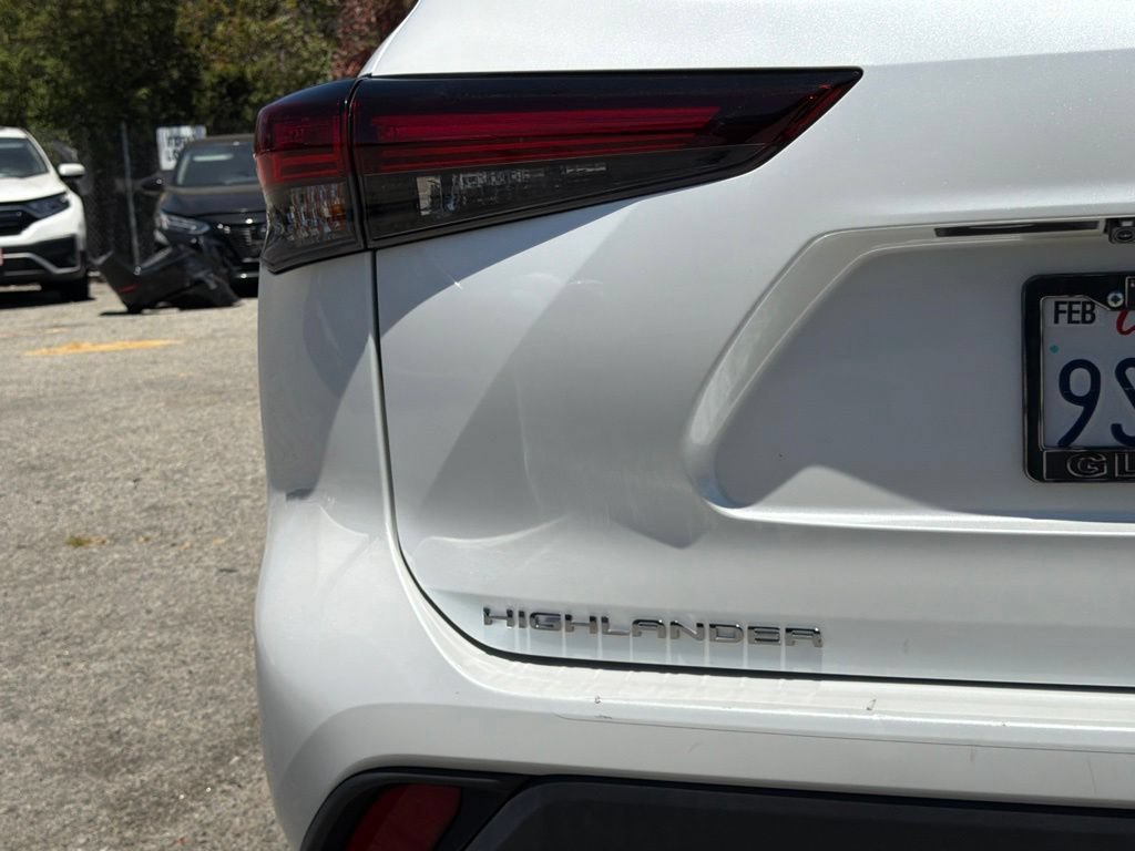 Certified 2025 Toyota Highlander XLE AWD/4WD image 14