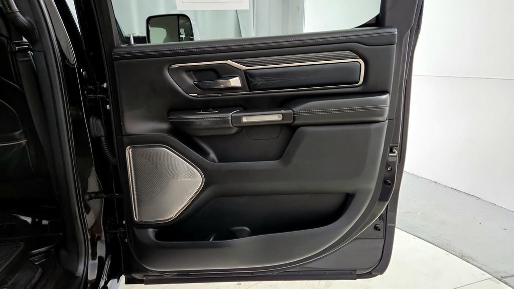 Used 2019 RAM 1500 Limited AWD/4WD image 17