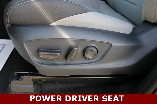 Used 2025 Toyota Tacoma Limited image 13