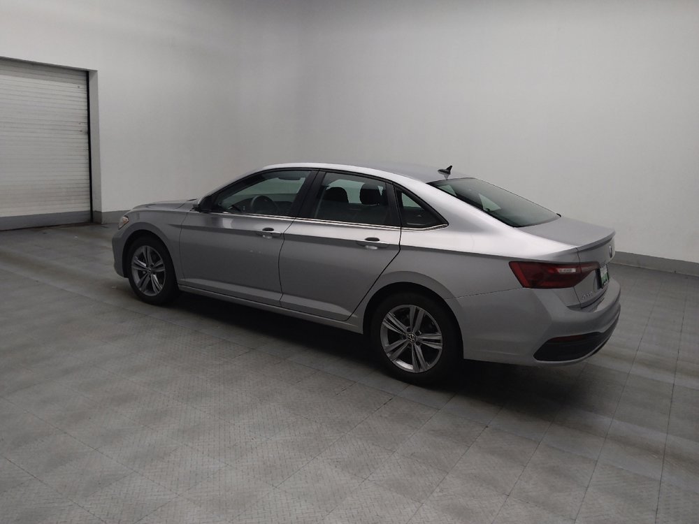 Used 2024 Volkswagen Jetta SE image 3