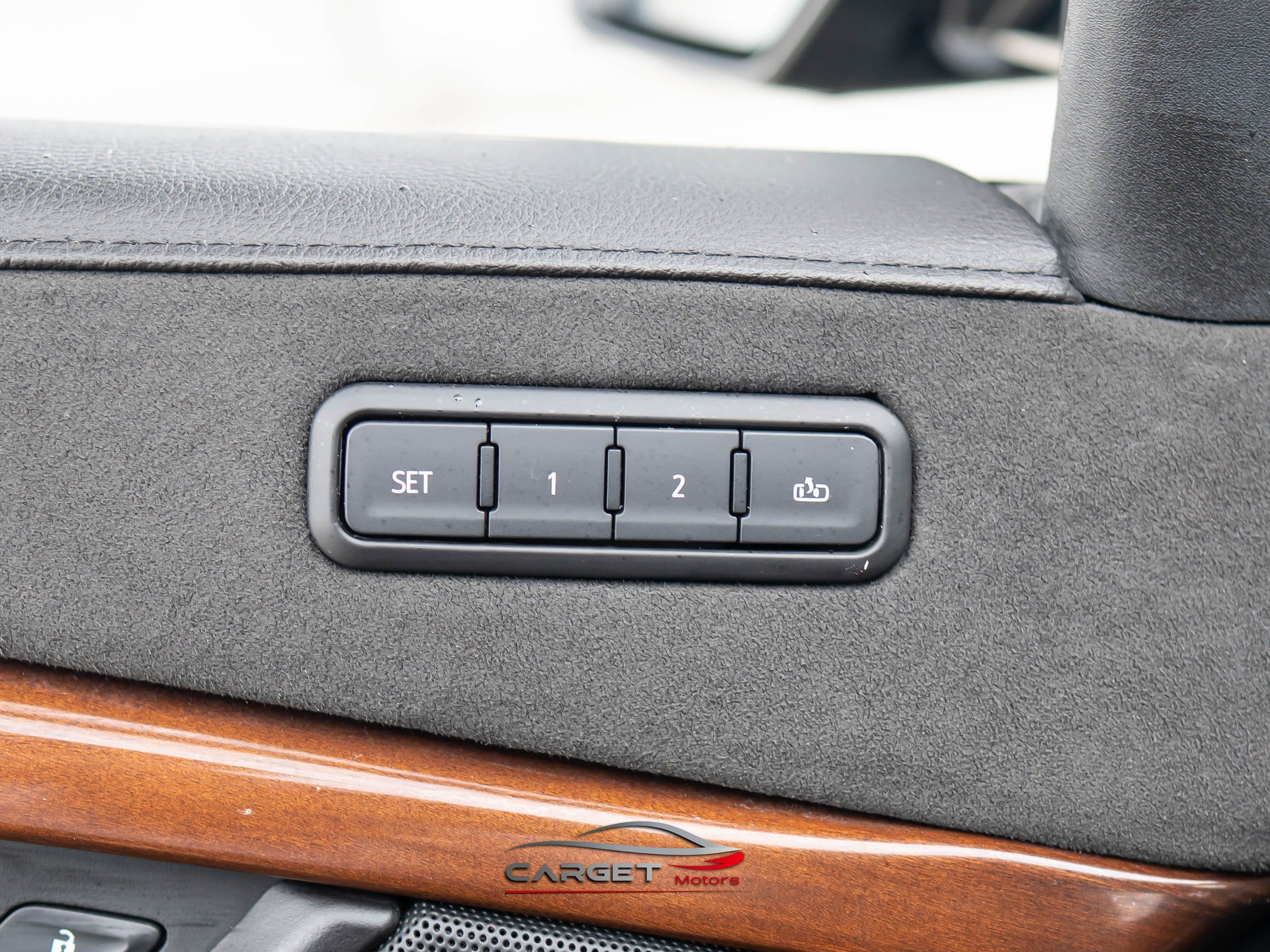 Used 2019 Cadillac Escalade ESV Luxury AWD/4WD image 39