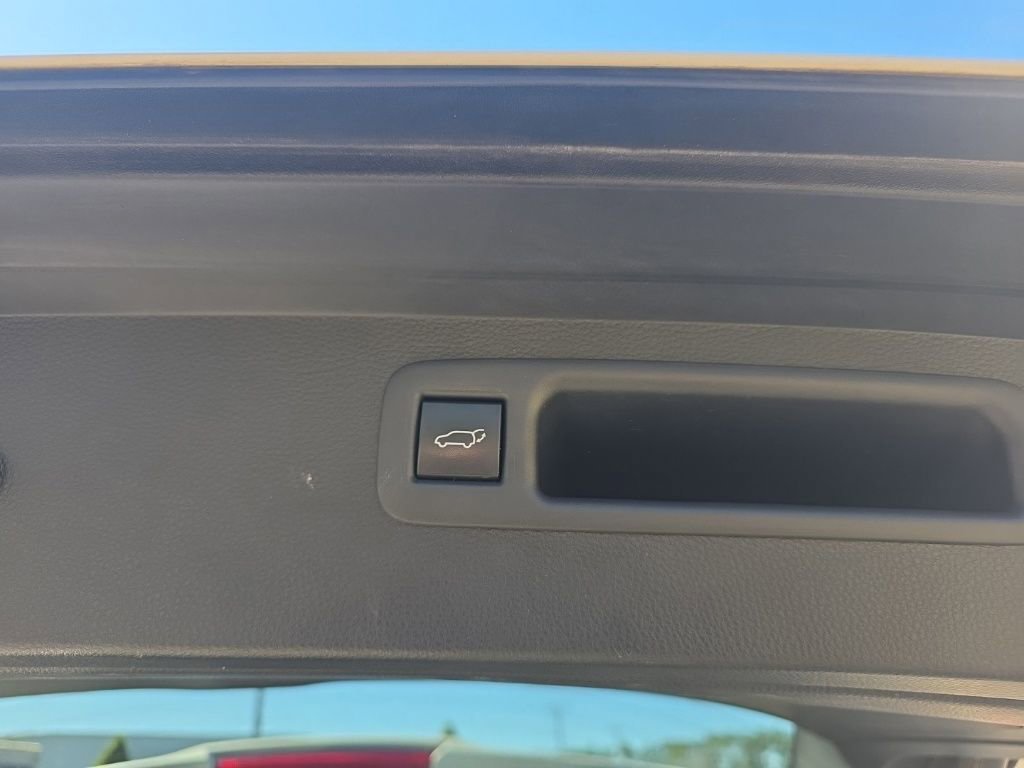 Used 2020 Toyota Highlander Platinum image 19