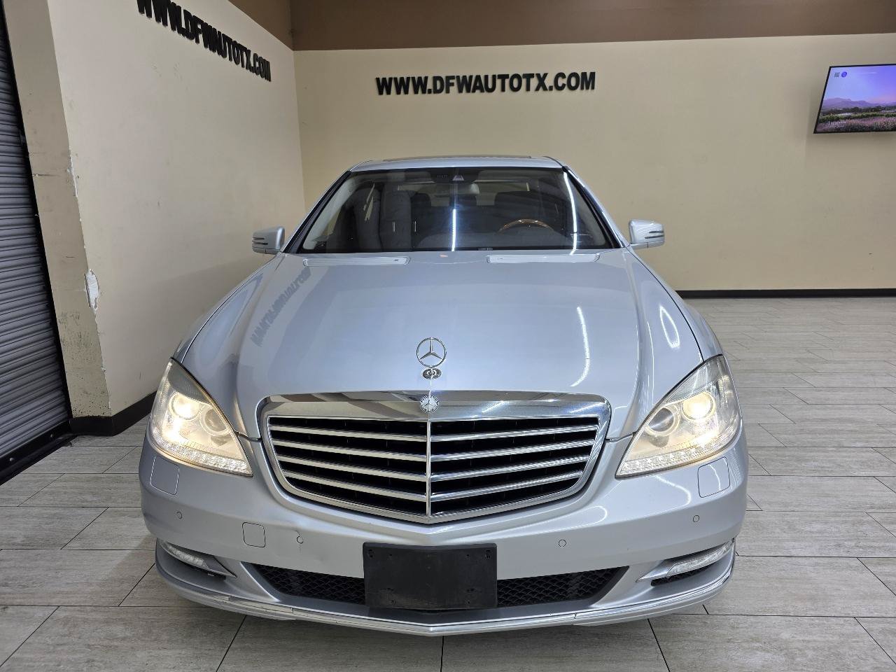 Used 2010 Mercedes-Benz S 550 image 3