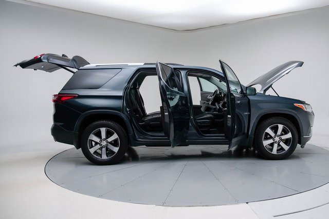 Used 2018 Chevrolet Traverse LT w/ LPO, Black Accent Package image 19