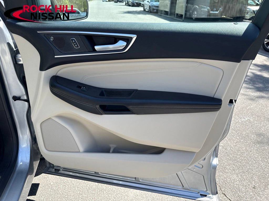 Used 2022 Ford Edge Titanium AWD/4WD image 34