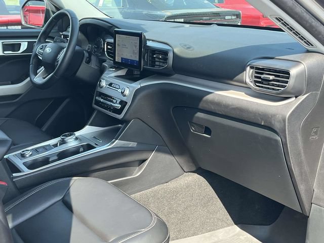 Used 2023 Ford Explorer XLT w/ Equipment Group 202A AWD/4WD image 25