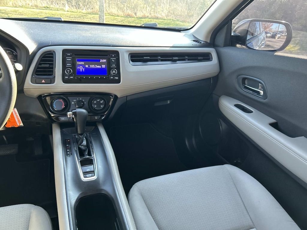 Used 2022 Honda HR-V LX image 16