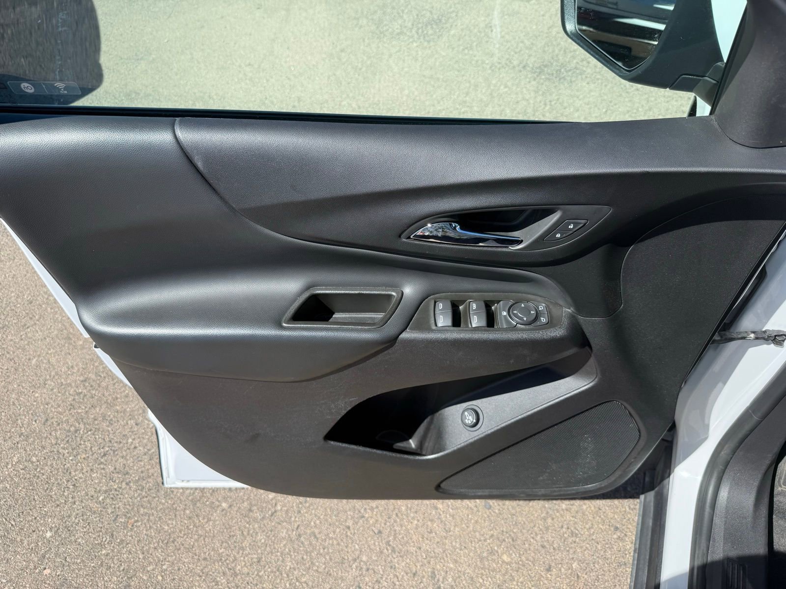 Used 2024 Chevrolet Equinox LT image 11