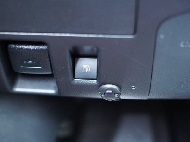 Certified 2023 Toyota Highlander XLE FWD image 16