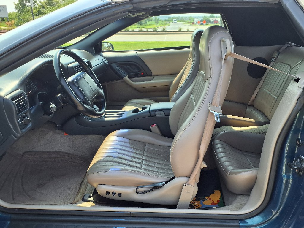 Used 1997 Chevrolet Camaro Z28 image 8