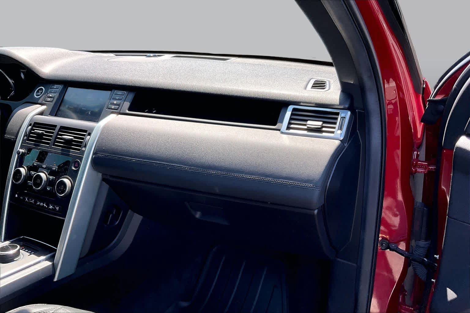 Used 2017 Land Rover Discovery Sport HSE AWD/4WD image 17