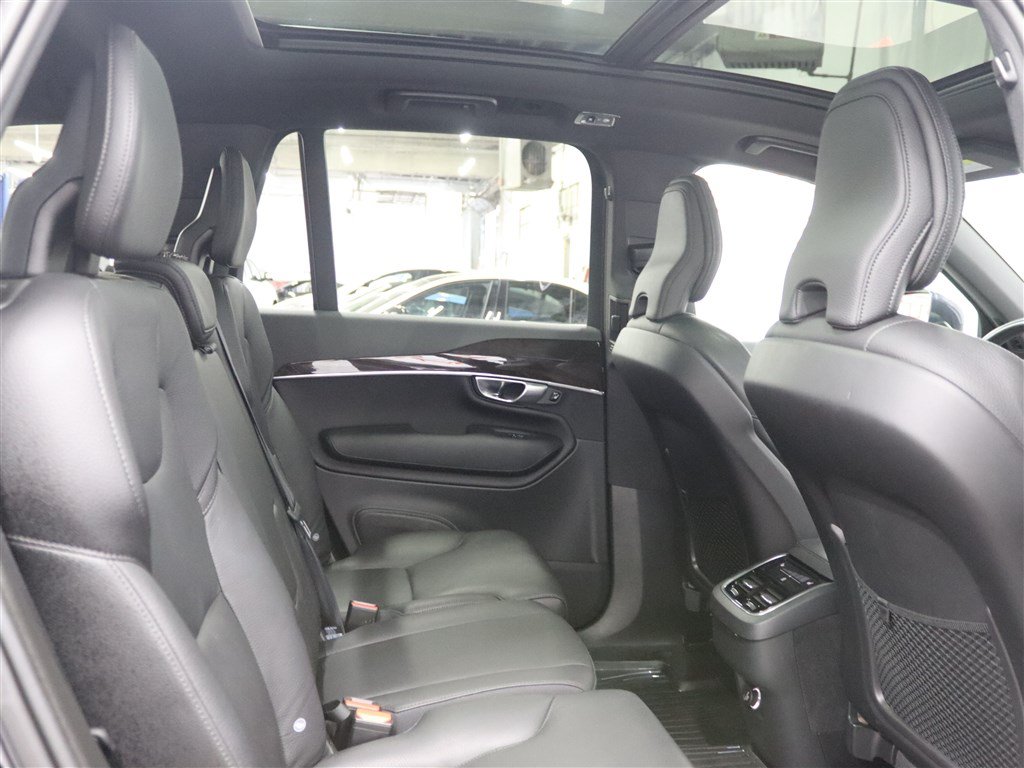 Used 2019 Volvo XC90 T6 Momentum w/ Advanced Package AWD/4WD image 23