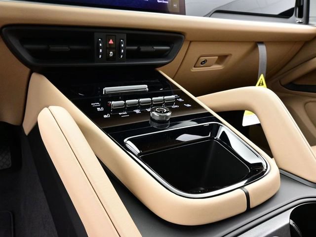 New 2026 Porsche Cayenne Coupe image 11