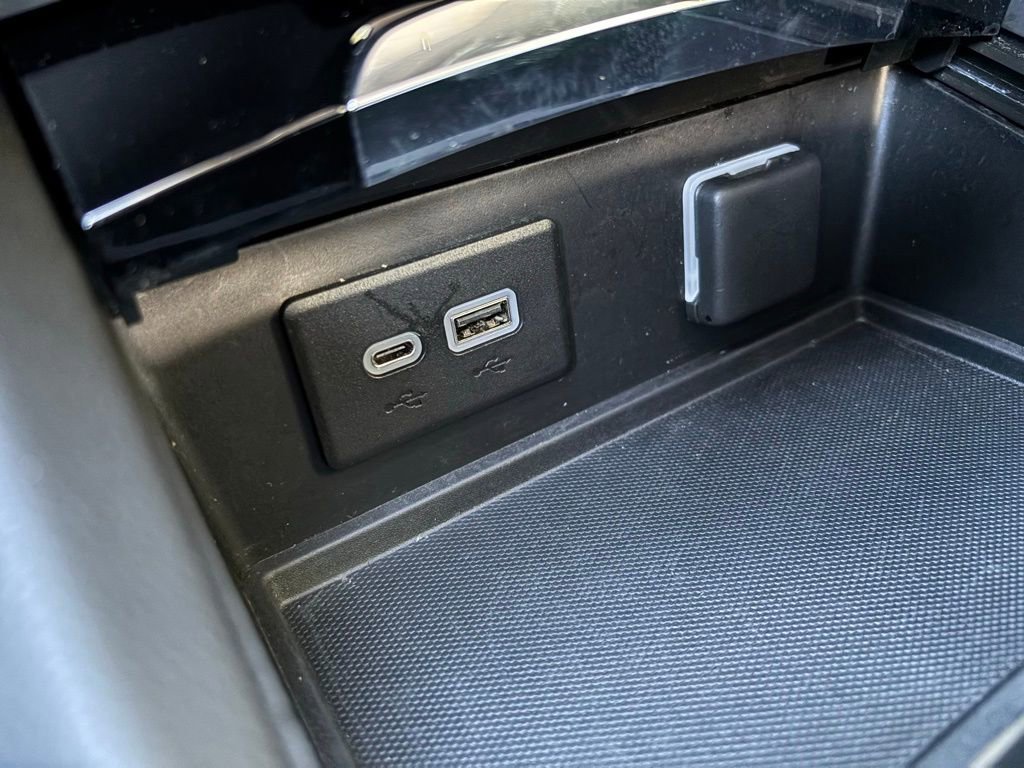 Used 2023 Buick Envision Essence image 26