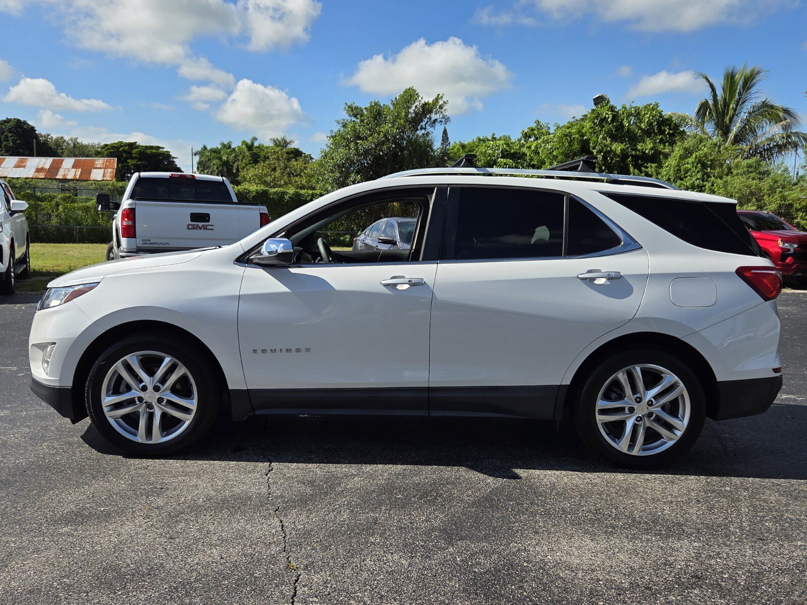 Certified 2018 Chevrolet Equinox Premier FWD image 2