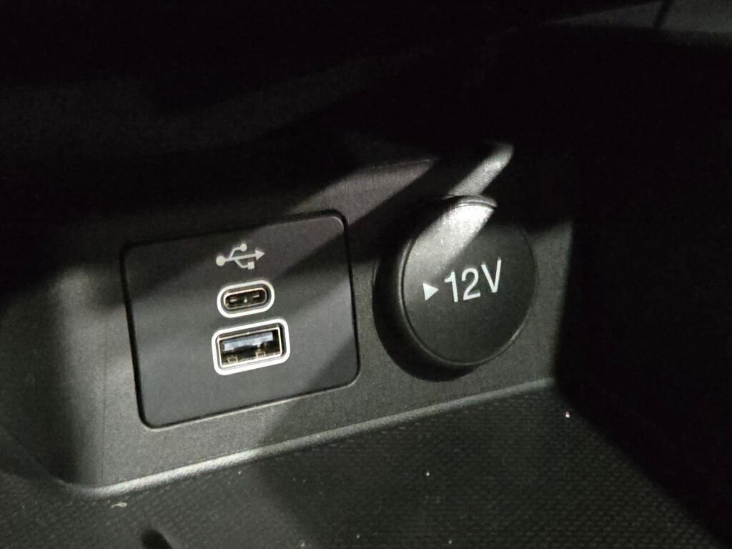 New 2025 Ford Escape ST-Line w/ Tech Pack #1 image 28