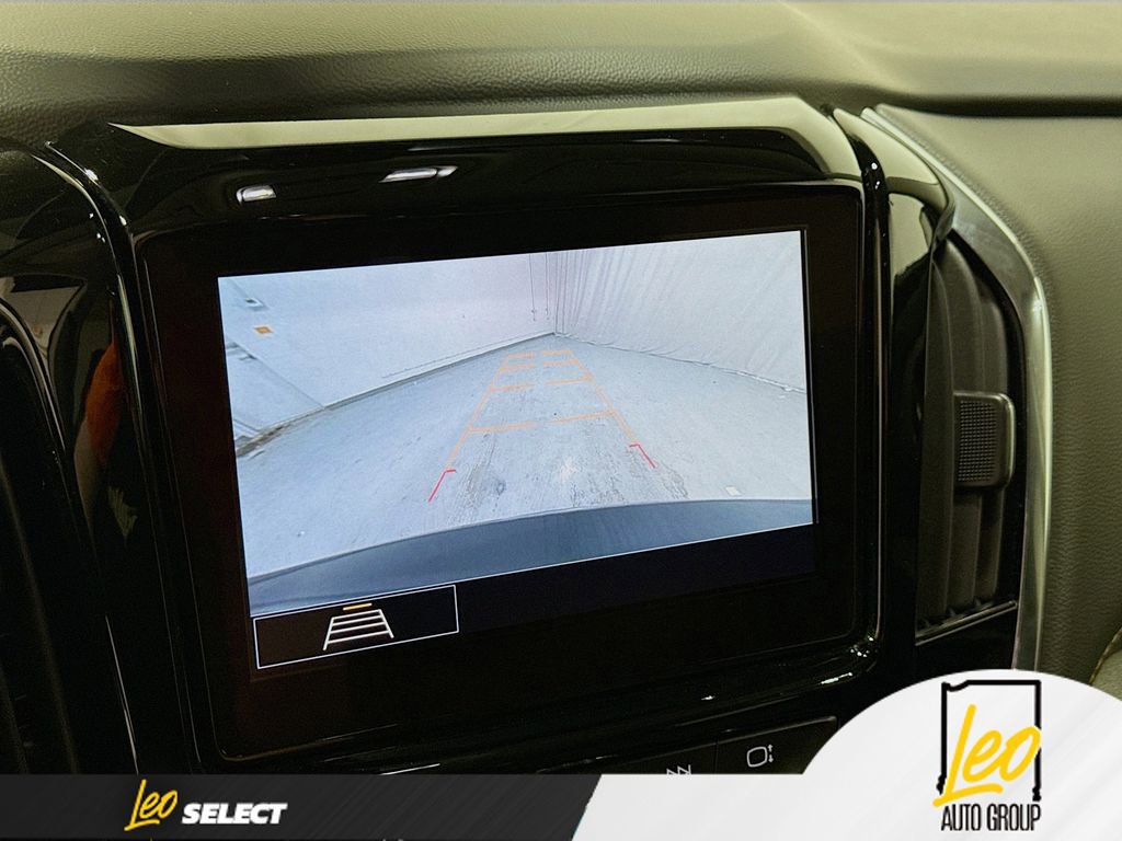 Used 2020 Chevrolet Traverse LT w/ Driver Confidence II Package AWD/4WD image 13
