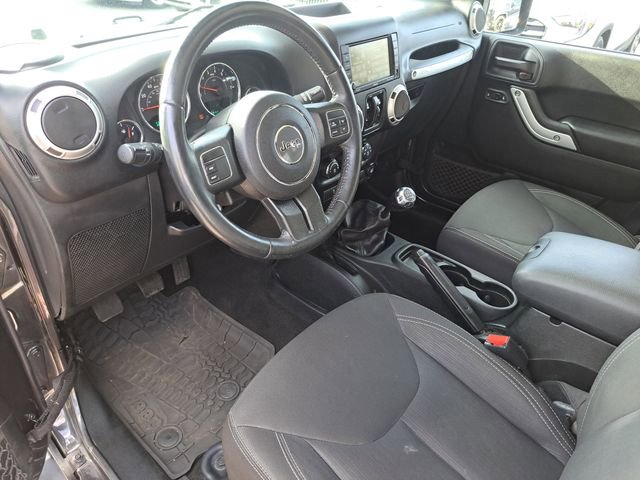 Used 2017 Jeep Wrangler Unlimited Sahara image 14