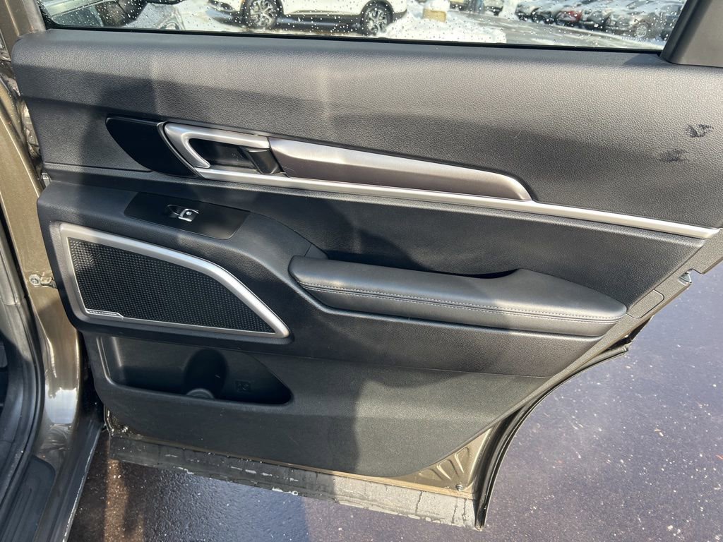 Certified 2023 Kia Telluride S w/ S Sunroof Package image 17