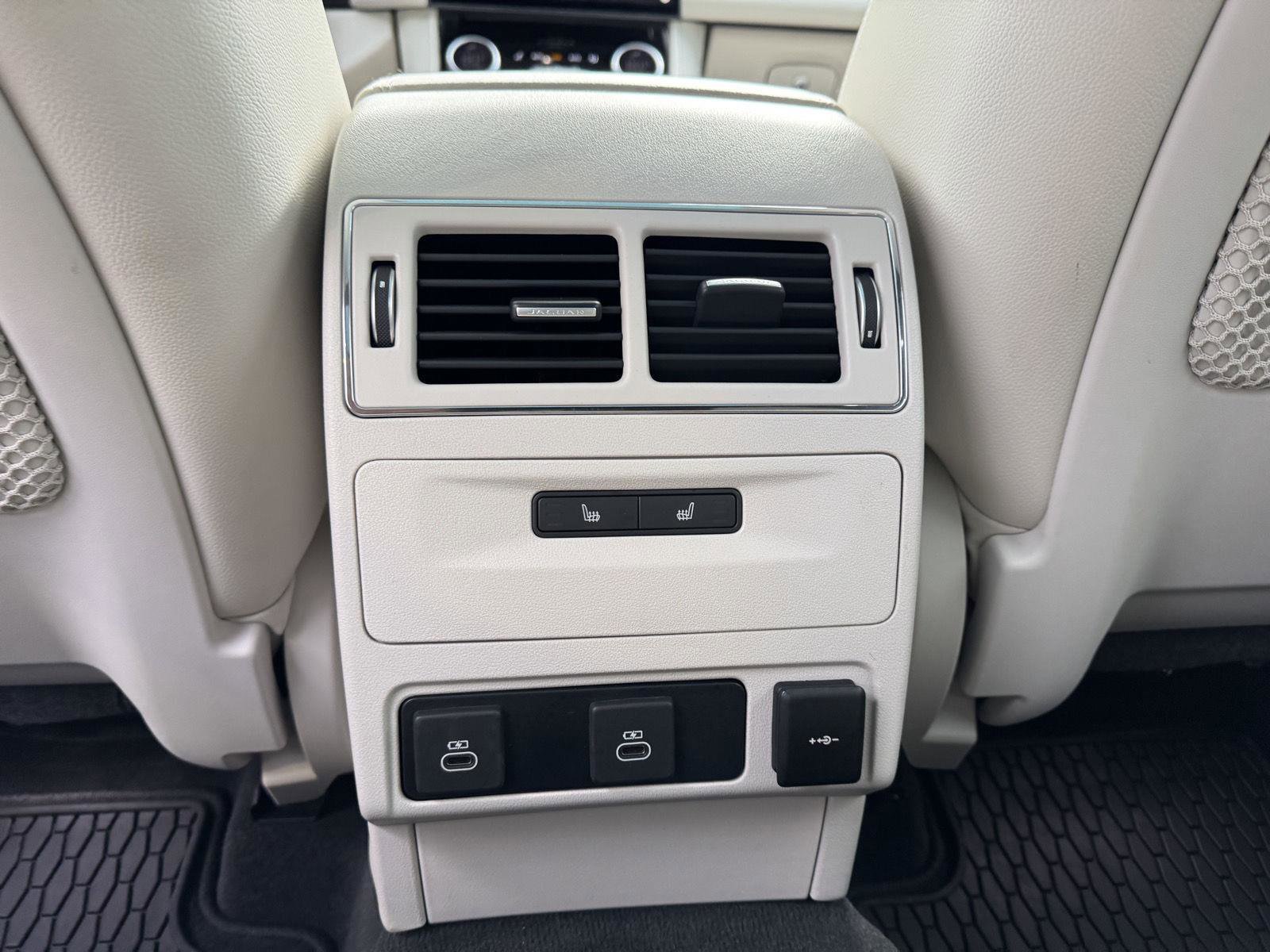 Used 2024 Jaguar F-PACE R-Dynamic S image 18