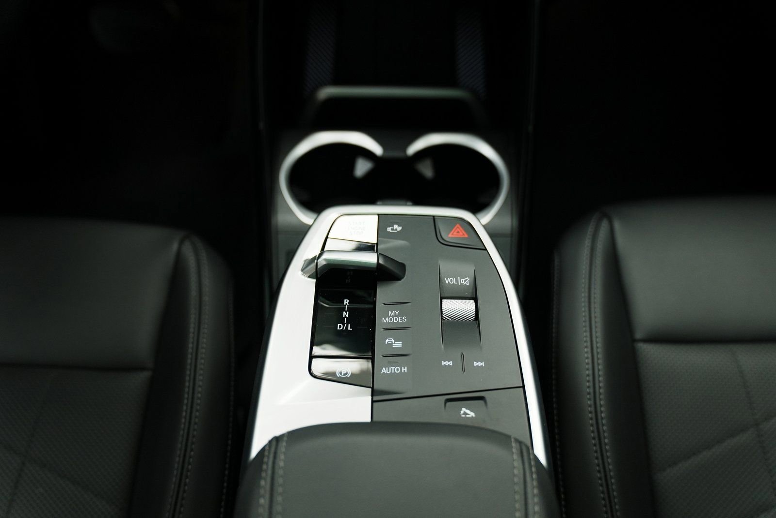 Used 2025 BMW X2 xDrive28i w/ Convenience Package image 37