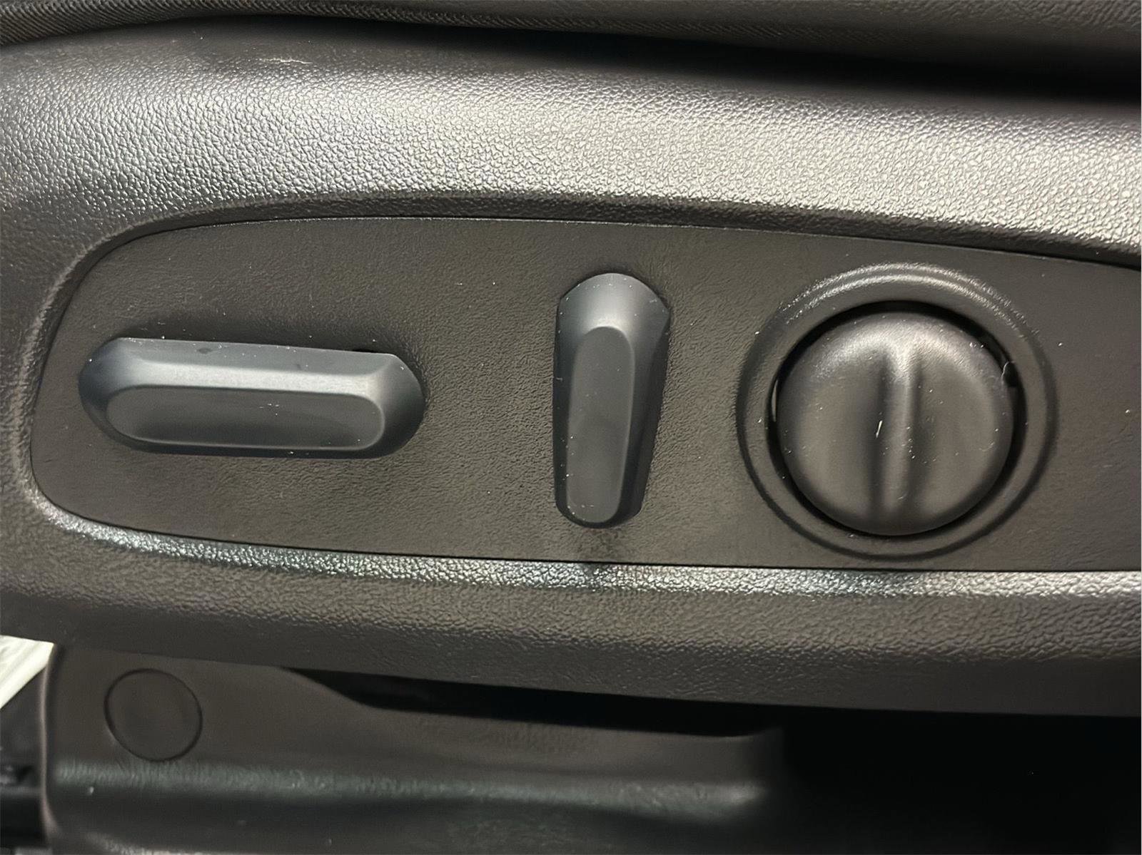 Used 2023 Buick Encore GX Select w/ Sport Touring Package image 37