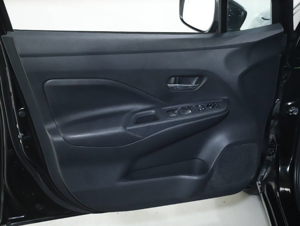 Used 2025 Nissan Versa SV FWD image 15