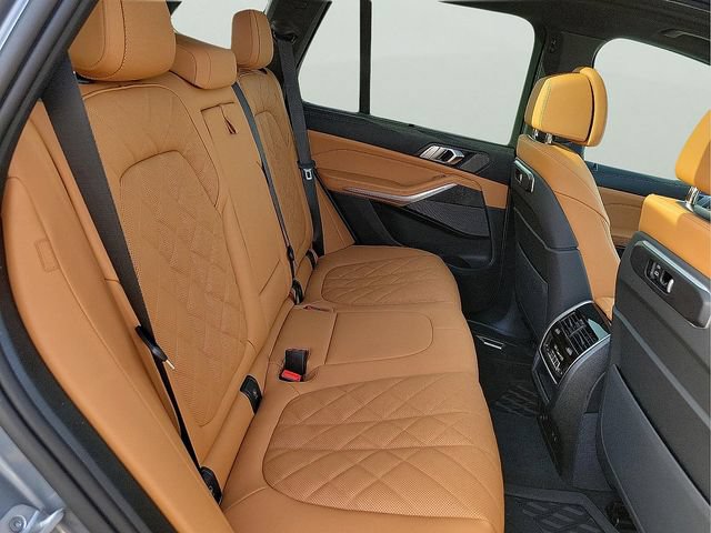 Used 2026 BMW X5 xDrive40i w/ M Sport Package AWD/4WD image 17