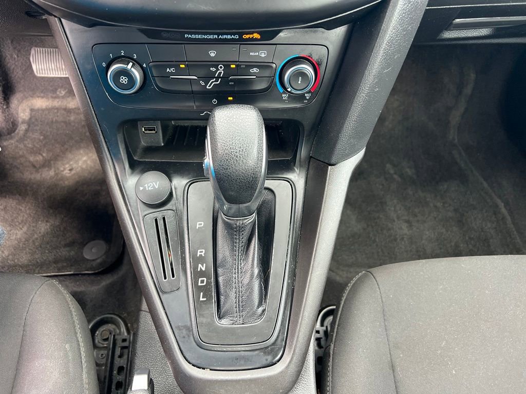 Used 2018 Ford Focus SE FWD image 30