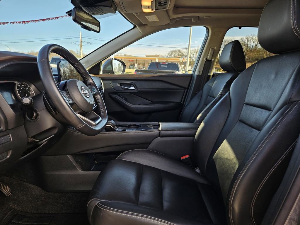 Used 2023 Nissan Rogue SL w/ SL Premium Package image 12