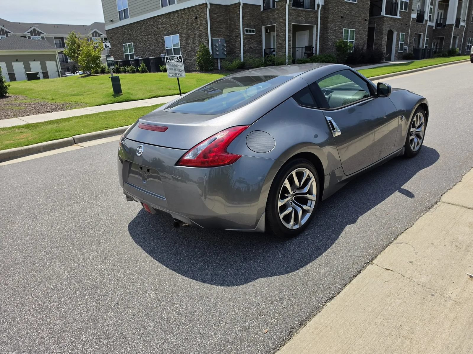 Used 2014 Nissan 370Z Coupe RWD image 5