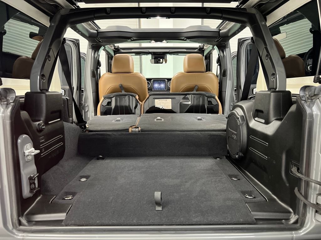 Used 2022 Jeep Wrangler Unlimited Sahara w/ Cold Weather Group image 29