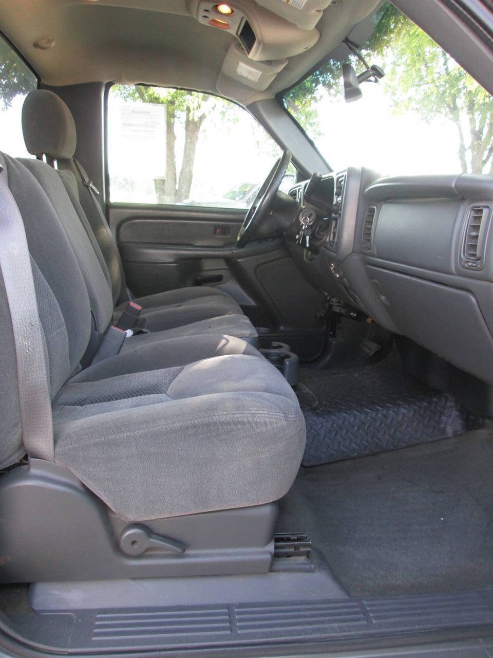 Used 2007 Chevrolet Silverado 2500 LT AWD/4WD image 17