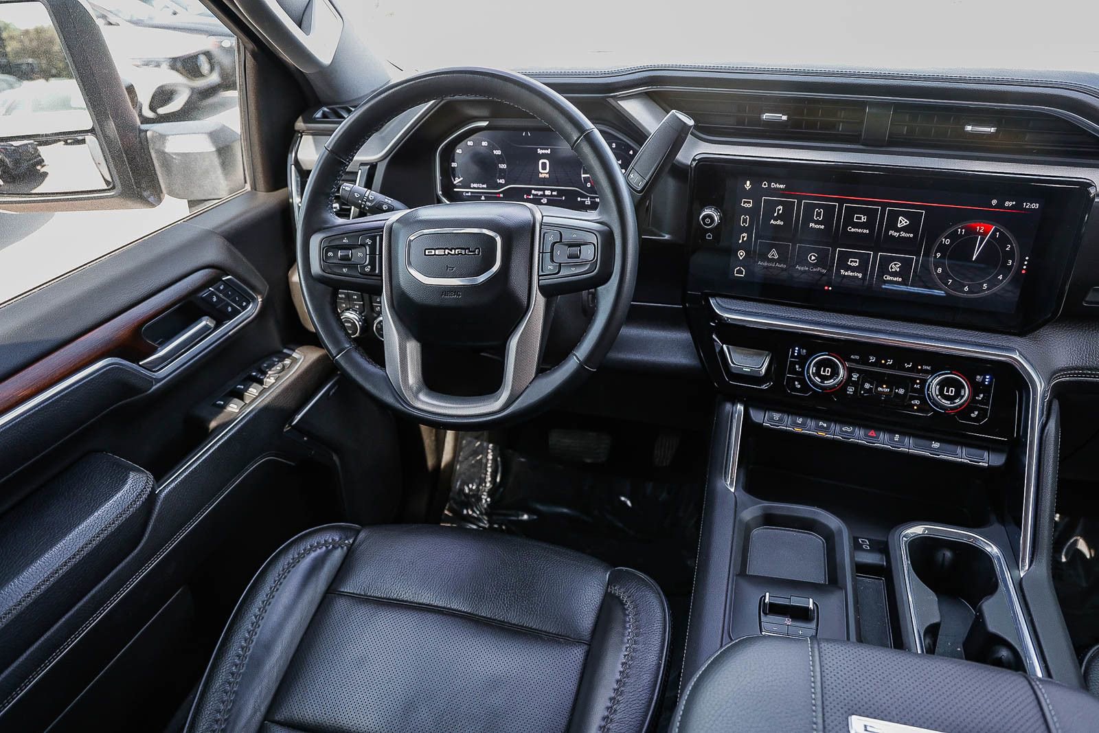 Used 2025 GMC Sierra 3500 Denali w/ Denali Reserve Package image 14